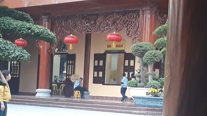 chua-ba-vang-dot-ngot-ngung-thinh-vong-cung-oan-gia-trai-chu-2