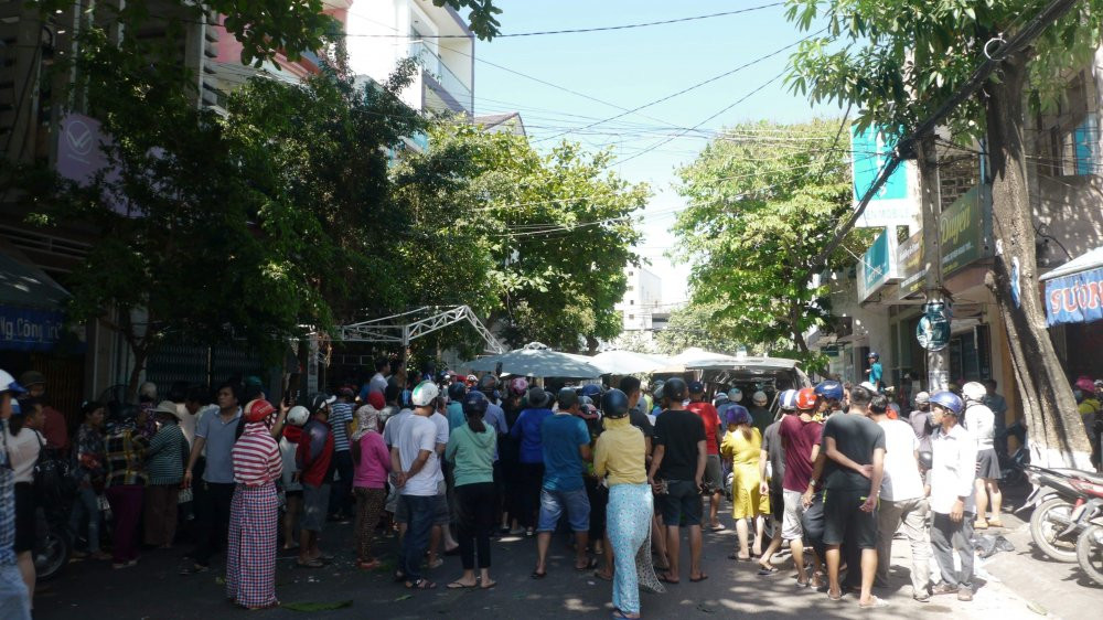 xe-lexus-gay-tai-nan