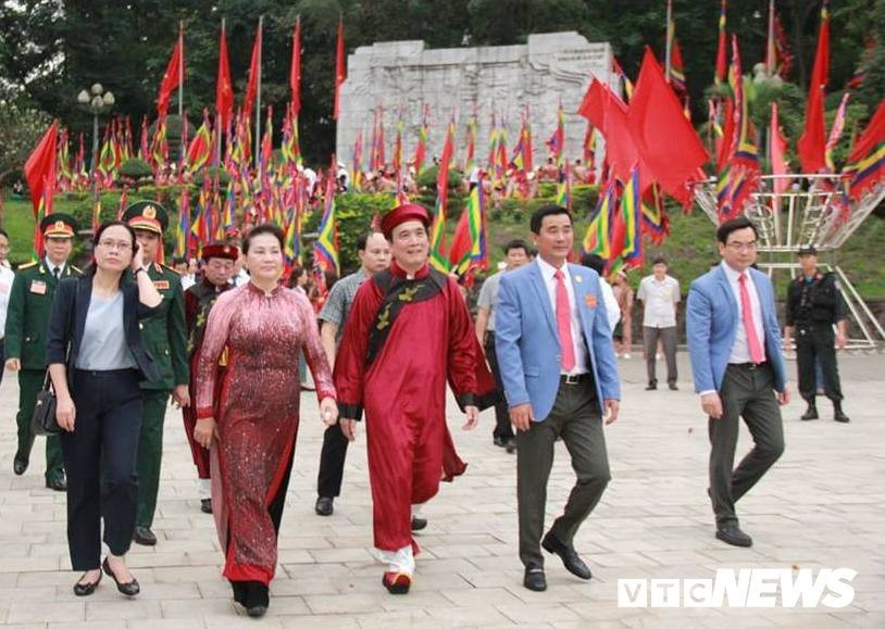 Anh-Chu-tich-quoc-hoi-dang-huong (1)