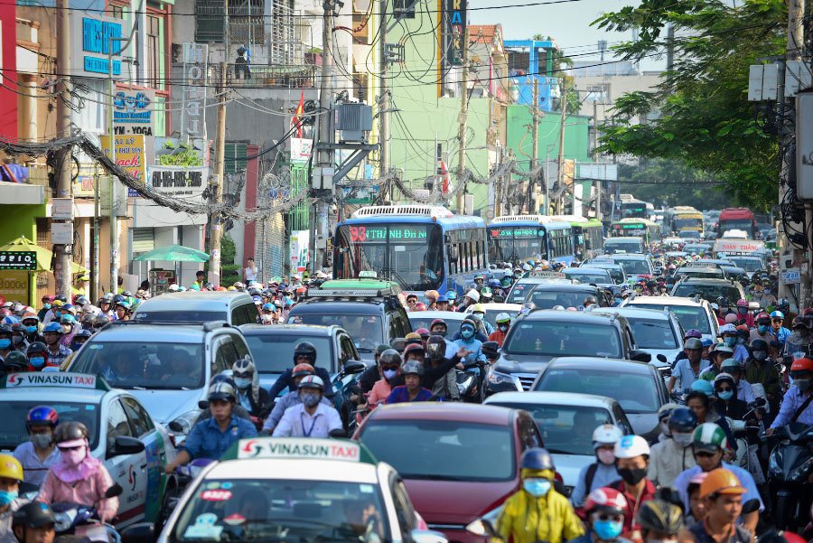 Sài Gòn kẹt xe tứ bề, dân ngao ngán cực đỉnh