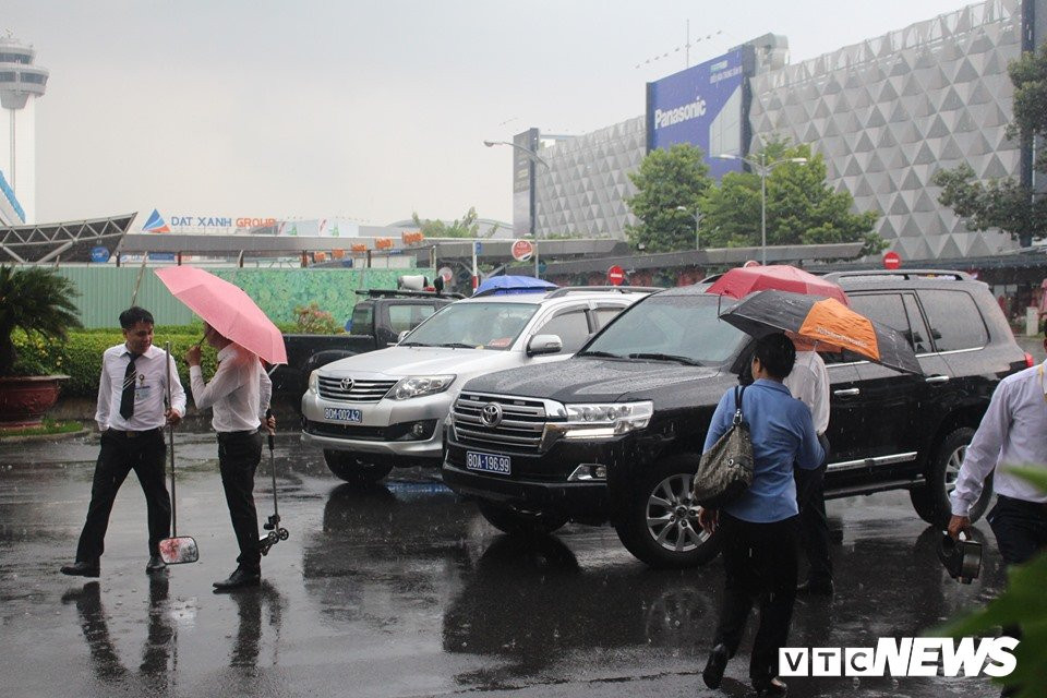 4-mua-le-tang-dai-tuong-le-duc-anh 4