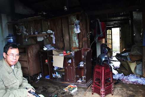 Đốt nhà mẹ ruột vì không xin được tiền trả nợ