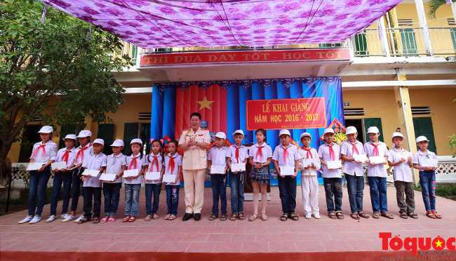 Thứ trưởng Bộ Công an dặn học sinh tuyệt đối không chơi game online bạo lực - ảnh 9