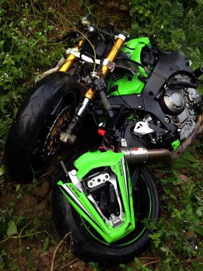 Môtô phân phối lớn bị biến dạng. Ảnh: Hoài Thanh