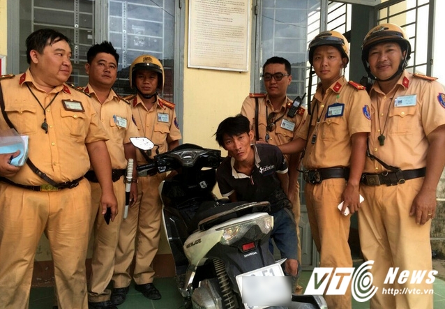 ac12-0933