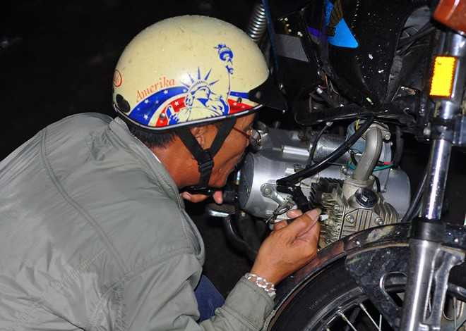 Mua ngap cuon troi xe may o Dong Nai hinh anh 9