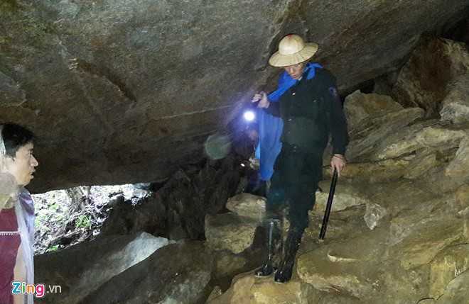 Canh sat ke viec nghi binh bat ke giet 4 nguoi o Lao Cai hinh anh 2