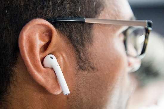 earbuds-apple-airpods-720x720