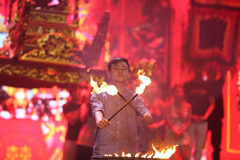 1. Huu Tin truong nhom X-Pro voi man danh trong lua (1)