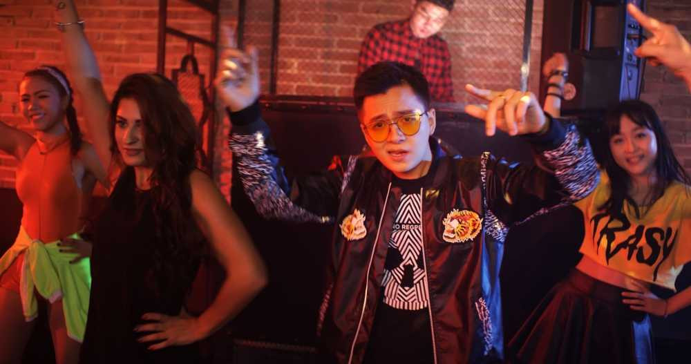 A003_C013_0512AG_001.R3D.12.Still001