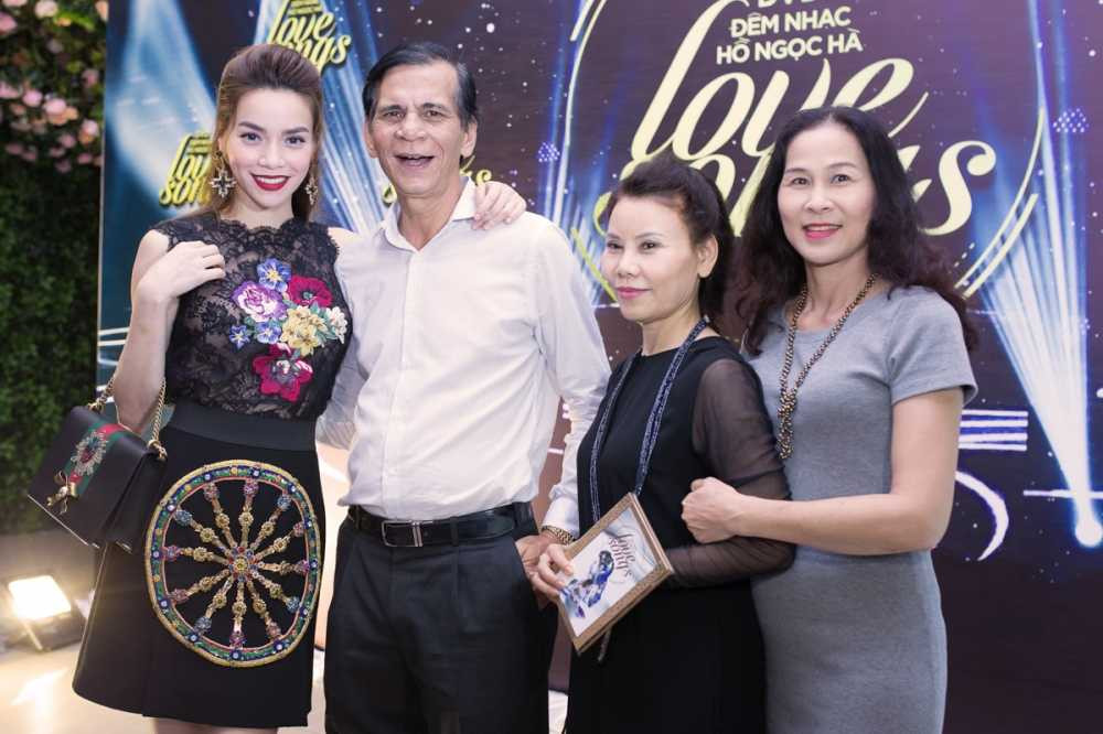 HO NGOC HA & GIA DINH (2)