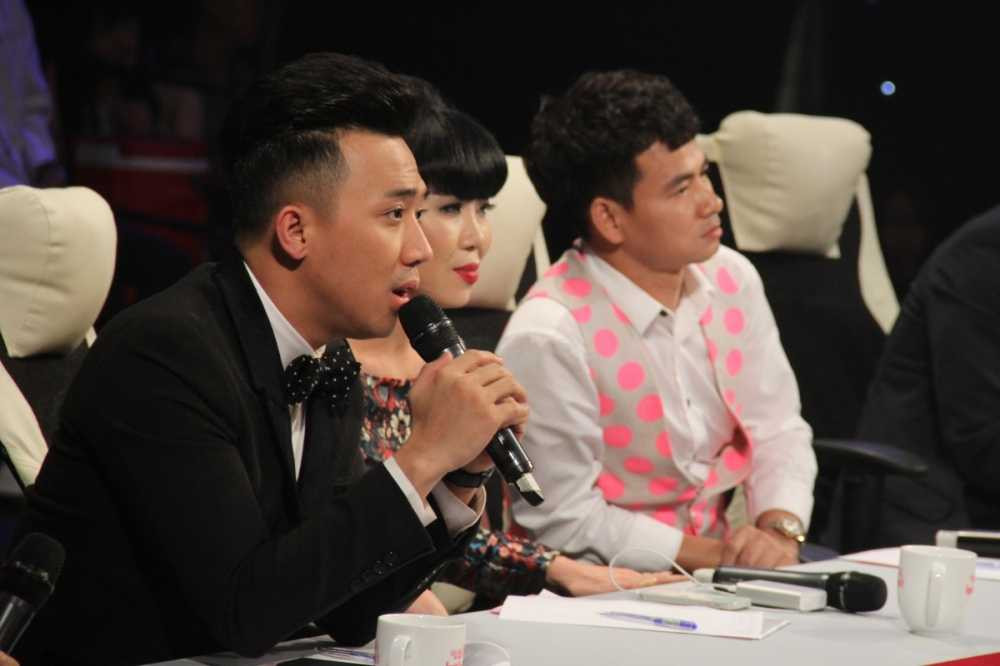 Hoi dong binh luan 1