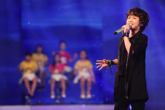 cau-be-hat-dam-cuoi-vao-top-10--viet-nam-idol-kids