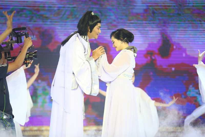 Minh Luan va Phi Nga - ca khuc Tuong tu nang ca si (1)