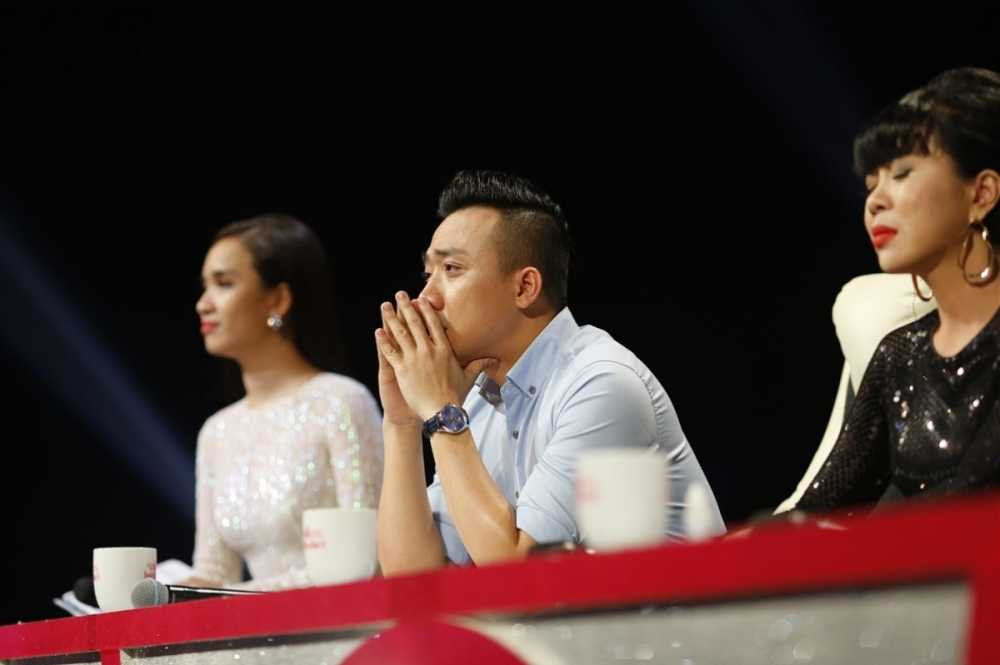 Hoi dong binh luan bat khoc 2