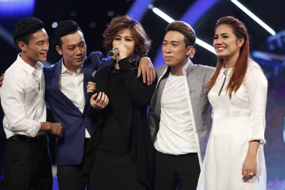 Cac thi sinh chia se niem vui cung Thao Nhi (1)