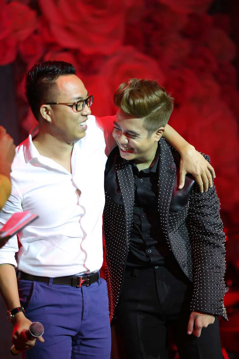 NGUYEN HONG THUAN CHUC MUNG BUI ANH TUAN