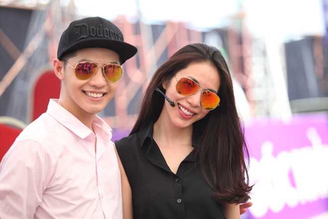 thuy-tien-ha-ho-rang-ro-trong-buoi-tong-duyet-nhac-kich-toc-hat-31-084239