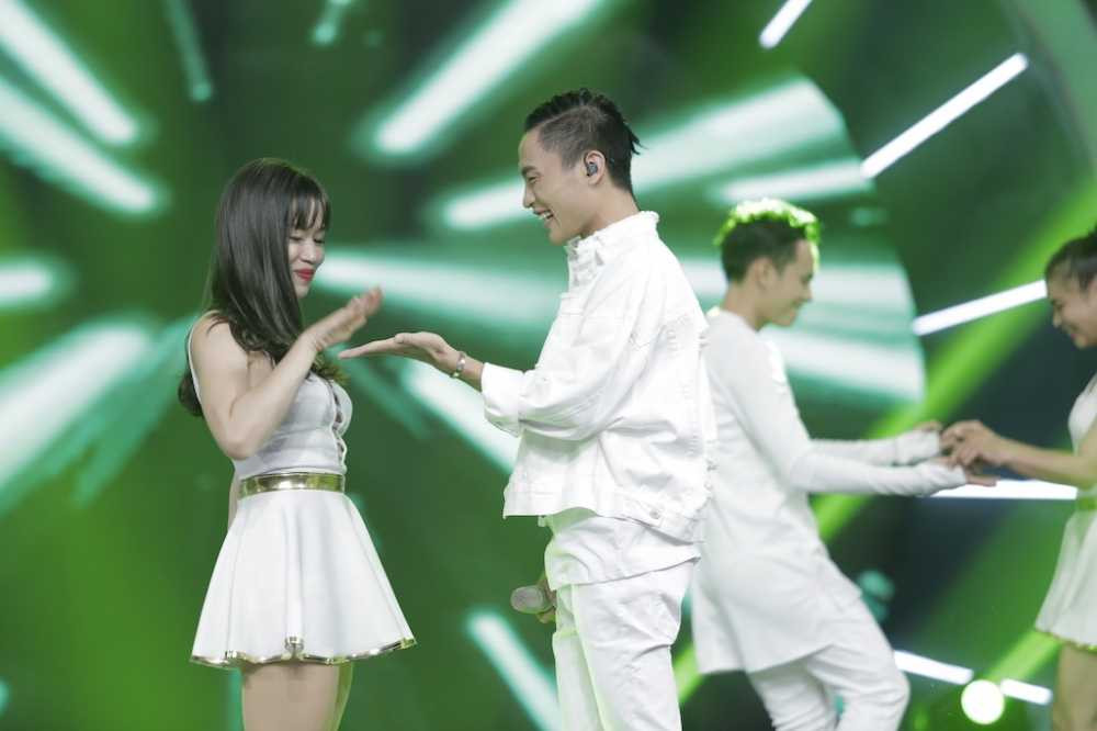 Viet Thang the hien ca khuc _Mot nha_2