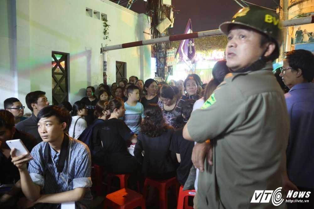 14374627_679589738874559_