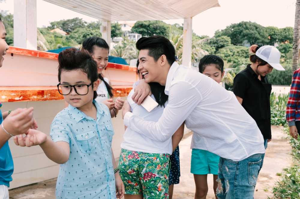 NOO PHUOC THINH GIUP CAC BE GIAI TOA MET MOI KHI THUC HIEN MV