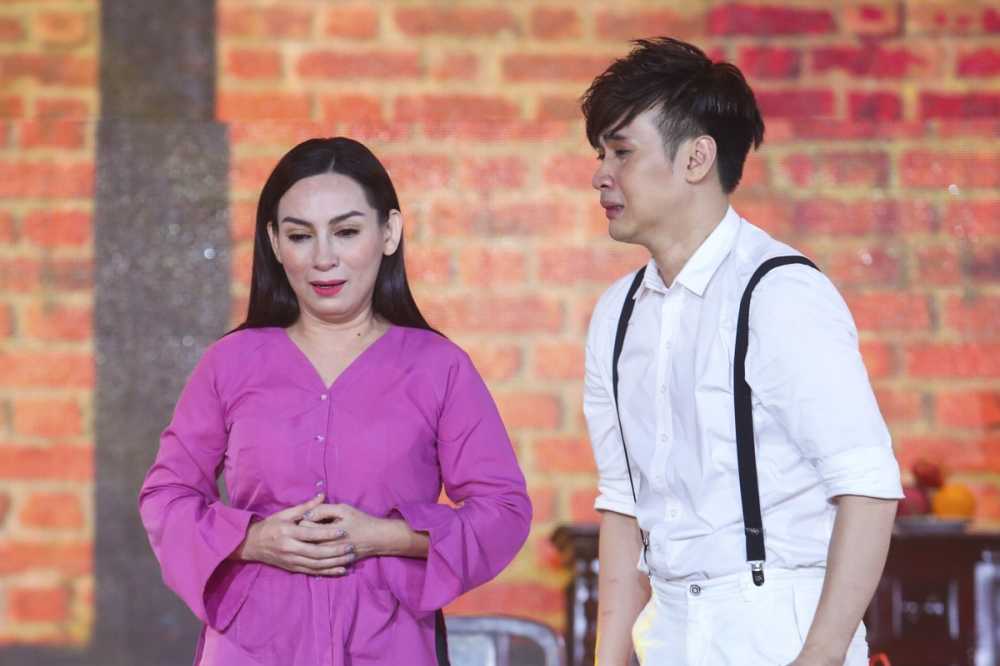 Trong lần tái ngộ mới nhất, Nguyên Vũ - Phi Nhung mang đến nhạc cảnh xúc động, khiến khán giả khó kìm được nước mắt.