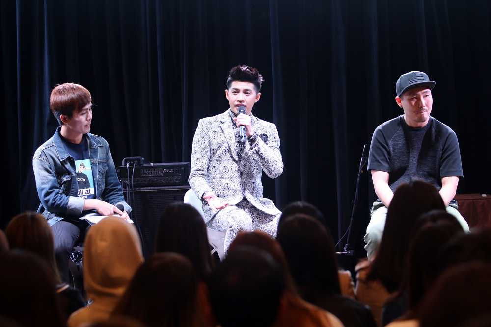 Đặc biệt, Noo Phước Thịnh còn mời đến buổi fan-meeting các vị khách mời đặc biệt người Hàn Quốc đã hỗ trợ anh tại Asia Song Festival như: nhạc sĩ sản xuất ca khúc I Don\'t Belive In You, rapper BASIK, biên đạo...