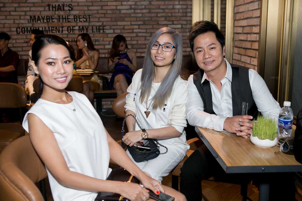 Cũng tại sự kiện này, ban tổ chức đã giới thiệu dự án seires drama mới mang tên “Rainbow - Quán cà phê idol” ( với số lượng 10 tập ) cùng sự góp mặt của Quán quân Cười xuyên Việt 2016-nhóm nhạc kịch hàng đầu hiện nay Buffalo và diễn viên Cát Tường