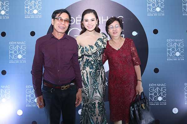 GIANG HONG NGOC & BA ME