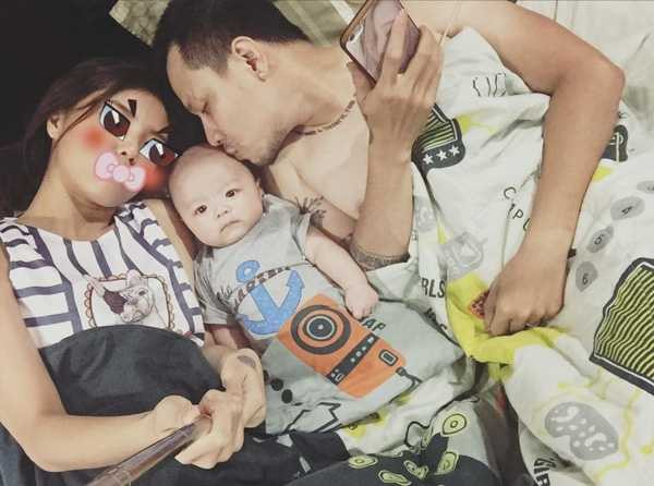 Gia đình Á Hân thời còn hạnh phúc