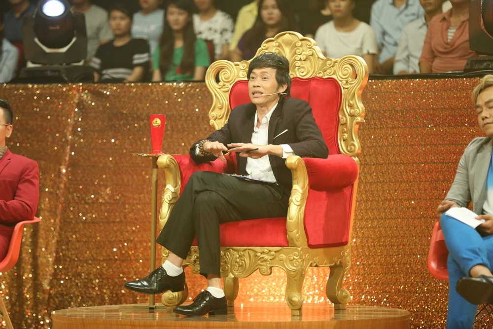 Giam khao NSTU Hoai Linh