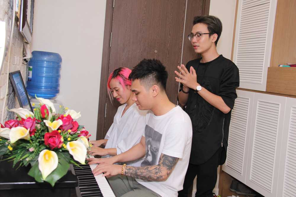 Khac Viet vao bep 15