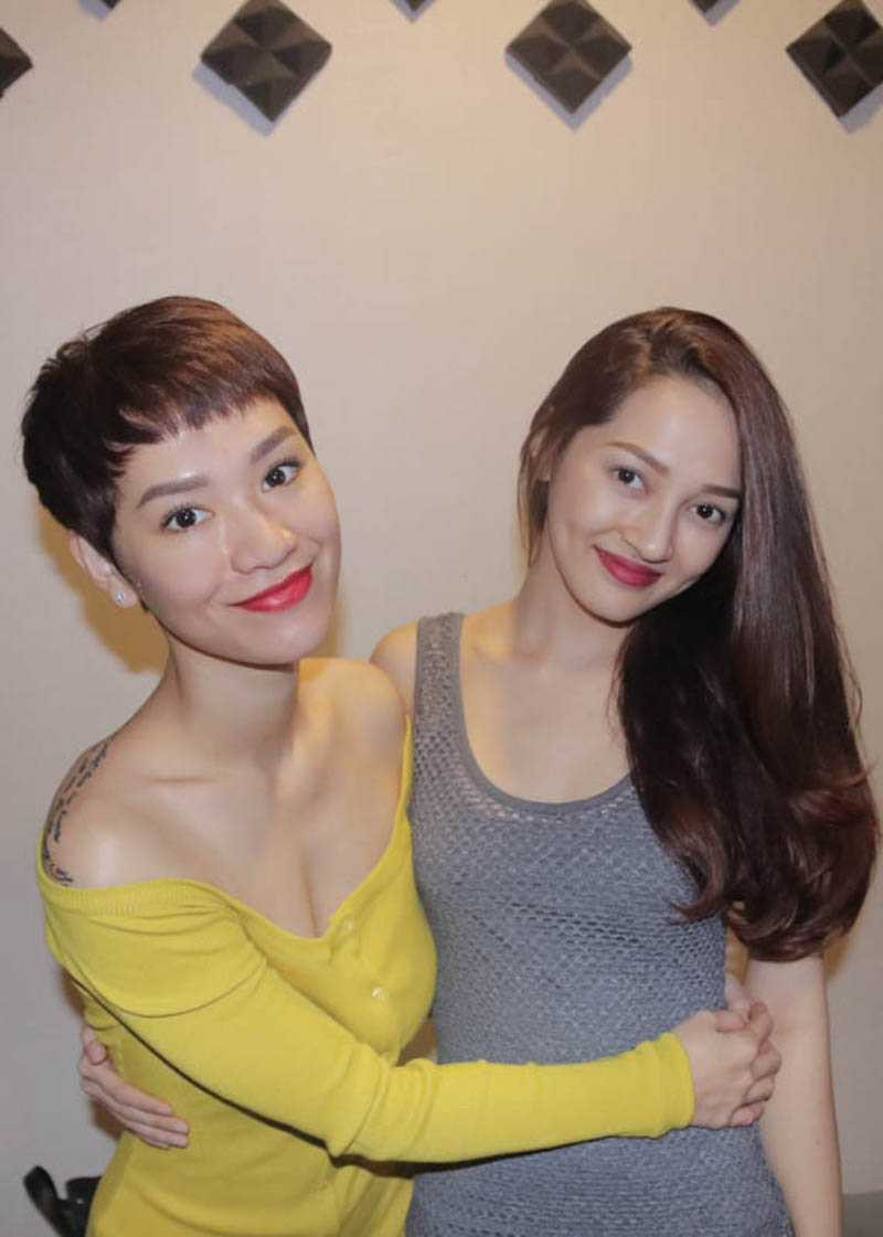 Bảo Anh - Trà My Idol: Sau khi sinh con Trà My chọn Gala Nhạc Việt là một trong những sân khấu biểu diễn trở lại và lần này kết hợp cùng Bảo Anh trong Hoa cỏ mùa xuân.