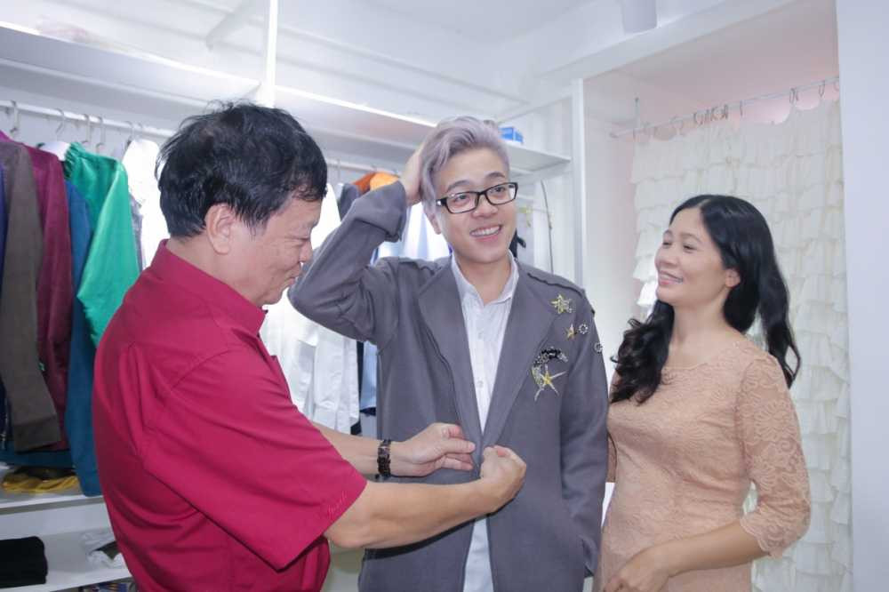 BUI ANH TUAN & BA ME (6)