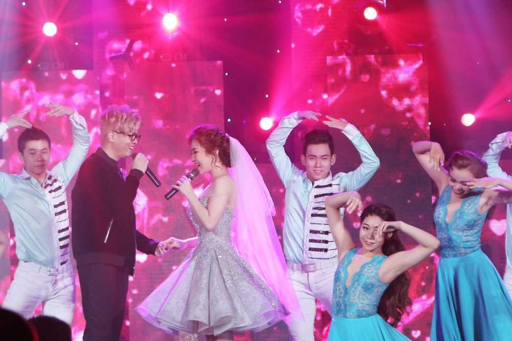 06 BUI ANH TUAN - HUONG T