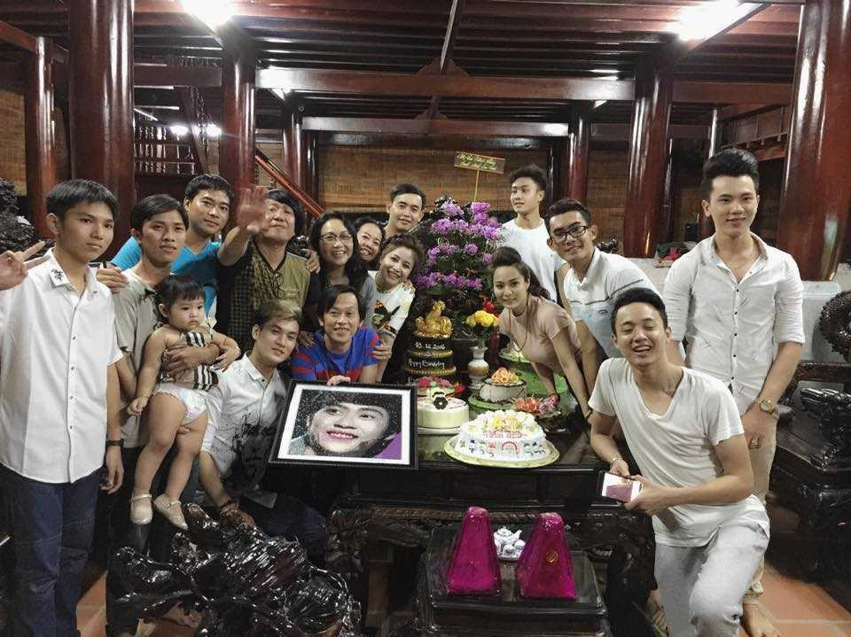 15590459_1099834070127500