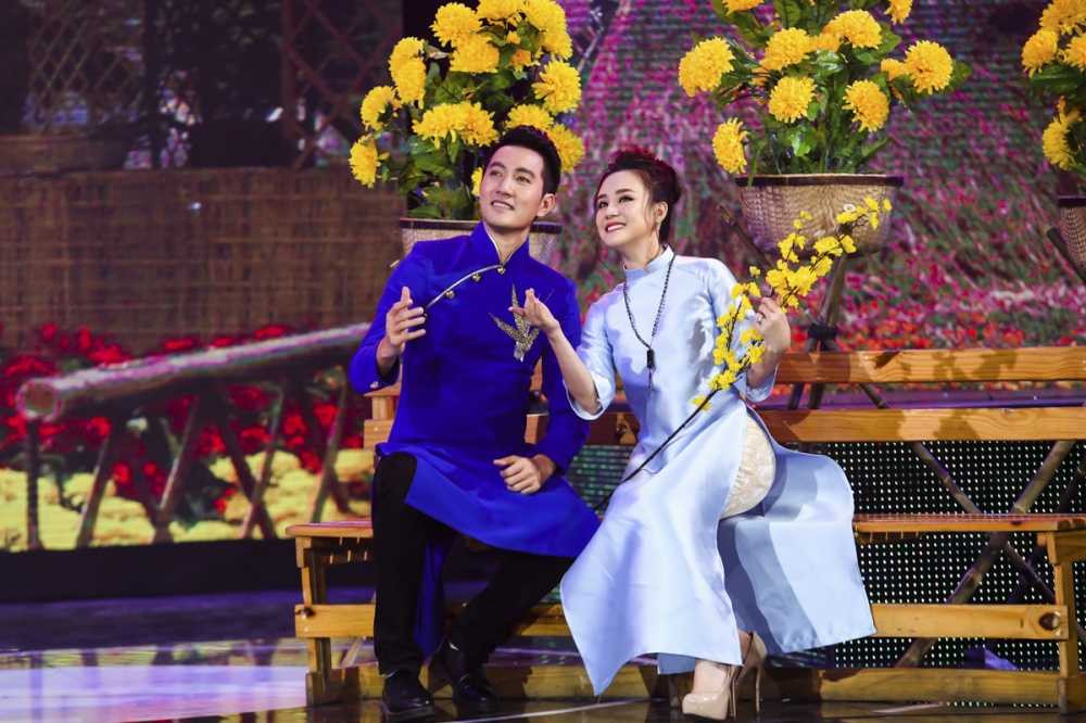 NGUYEN PHI HUNG - VY OANH