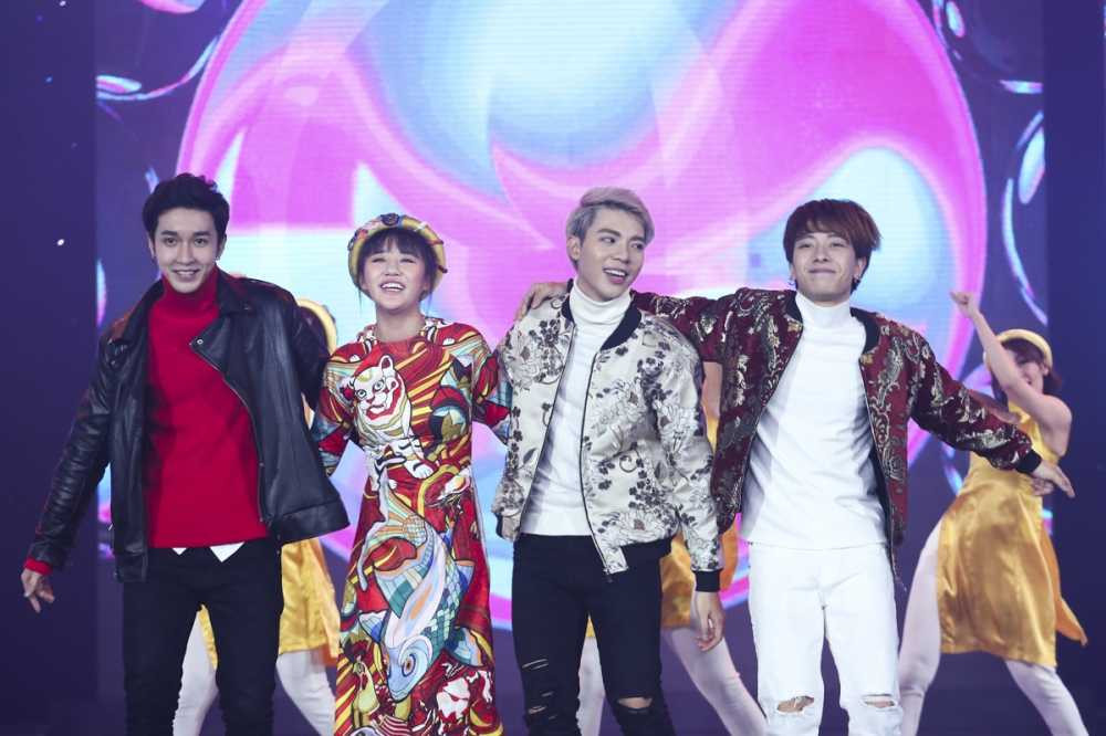 VAN MAI HUONG - MONSTAR (