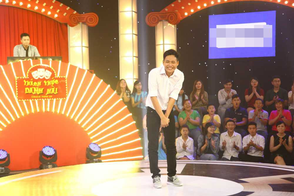 hot boy ban tra sua (2)