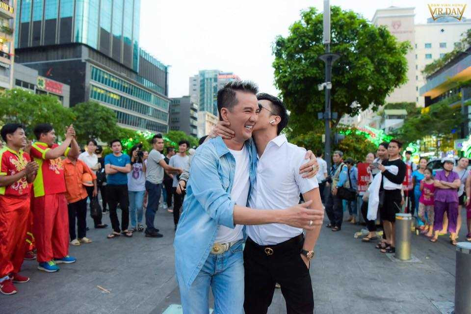 15965760_772336479609495_