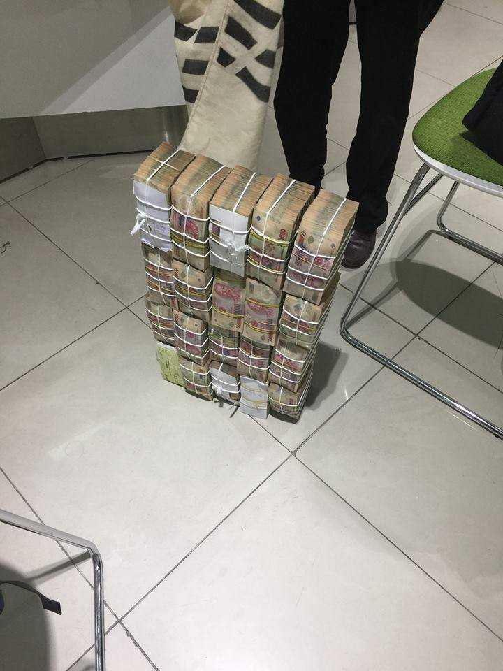 16128267_1674064846224117