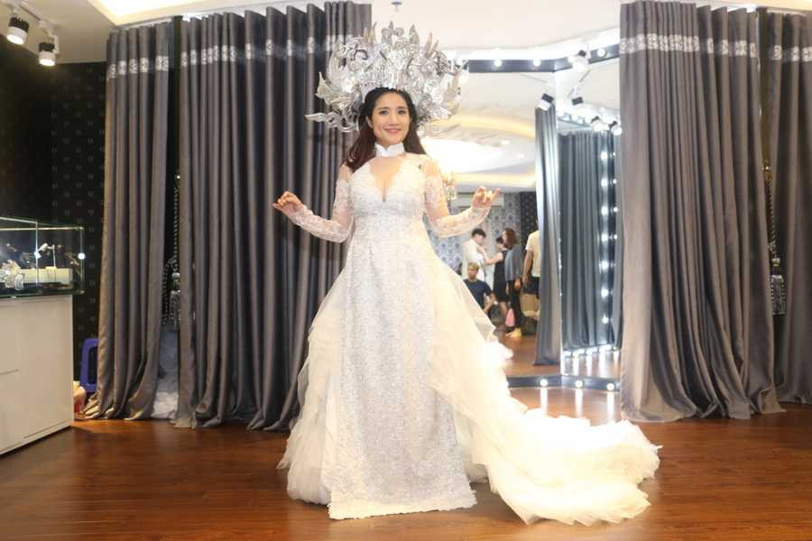 Dien vien Cat Tuong thu t