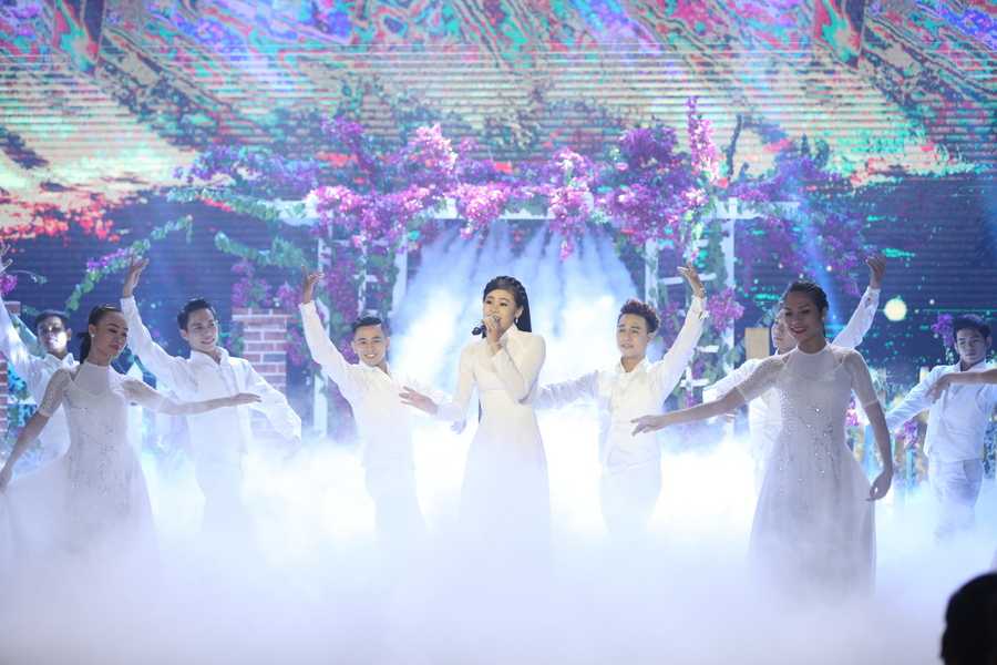 4. Quynh Nhu voi ca khuc