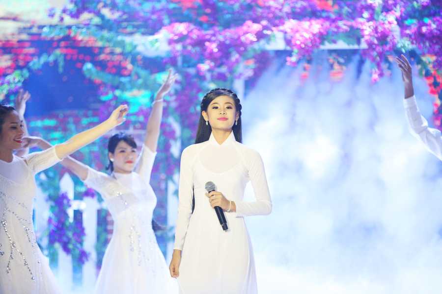 4. Quynh Nhu voi ca khuc