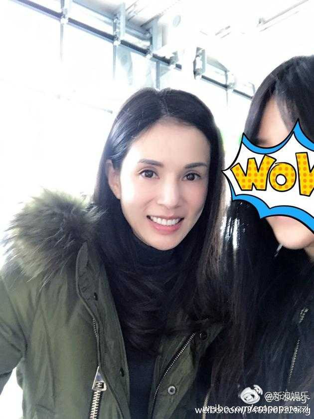 Bất ngờ trước nhan sắc của Tiểu Long Nữ đẹp nhất mọi thời đại sau 22 năm - Ảnh 1.