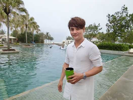 16427275_1432835396750786