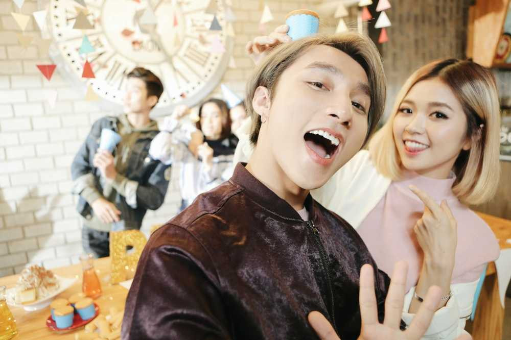 2017-02-14 04.28.58 1