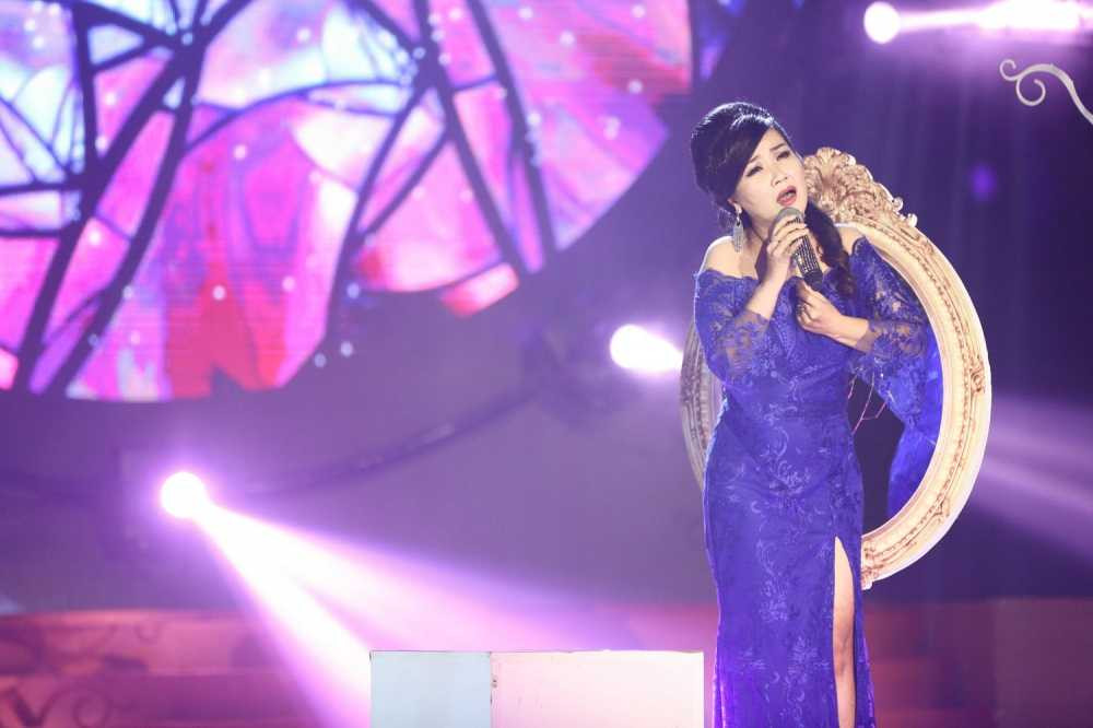 4. Nghe si Ngan Quynh (2)