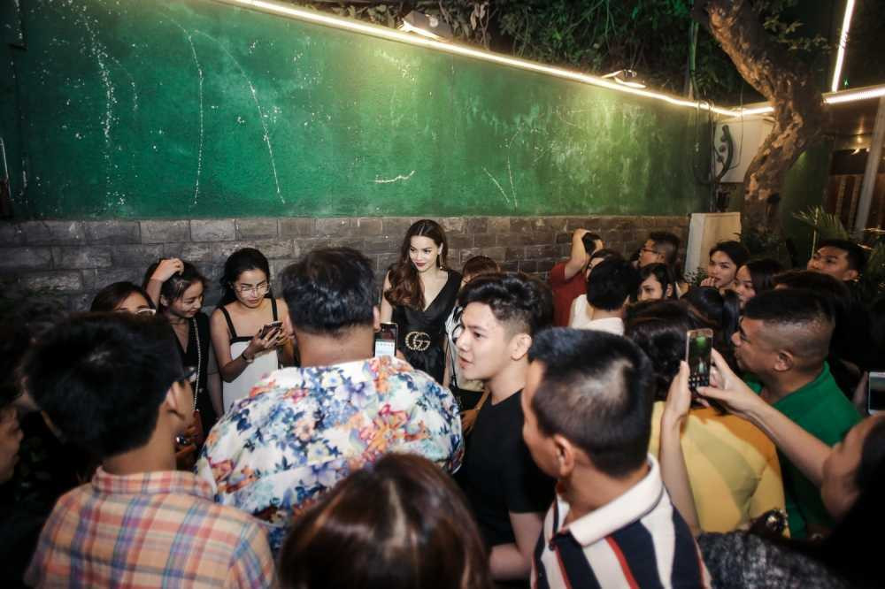 HO NGOC HA NAN LAI CHUP H