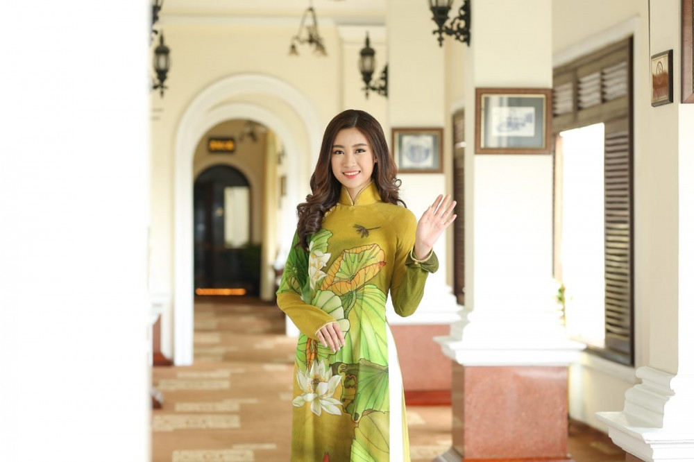 Hoa hau Do My Linh (1)